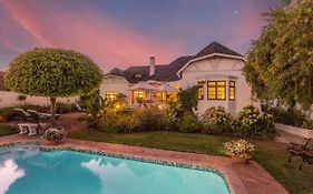 Walker Bay Manor